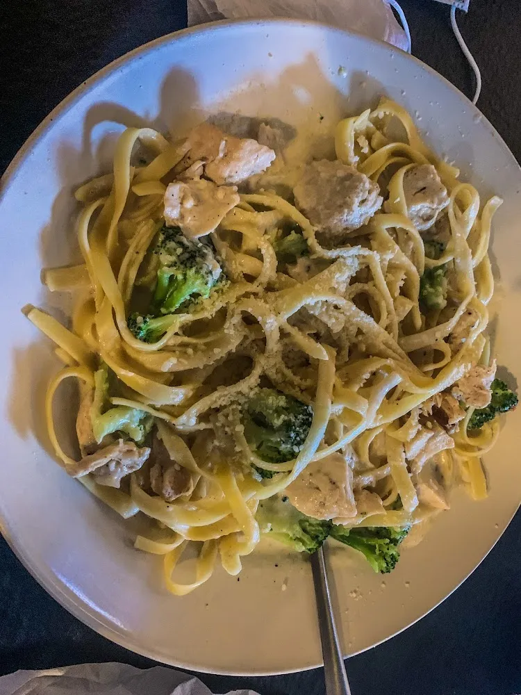 Fettuccine Alfredo with Broccoli